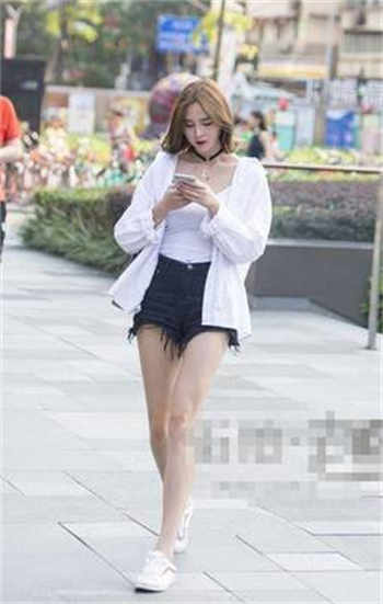 小雄乱入颖莉第一章