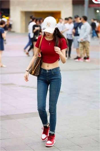 丈夫不在家狗狗和我玩