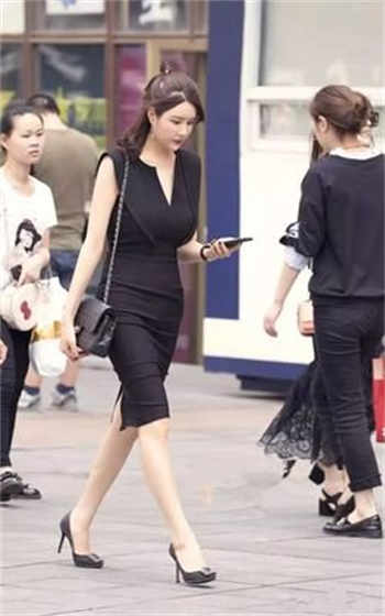 绳结顶在花缝向上提