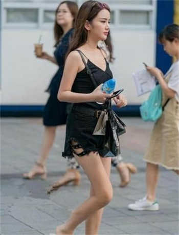 寝室一男战六女免费阅读