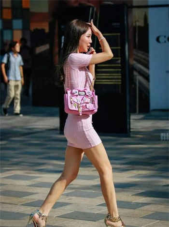 快手韩婧格打扑克原视频