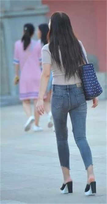 戚小伶麻豆